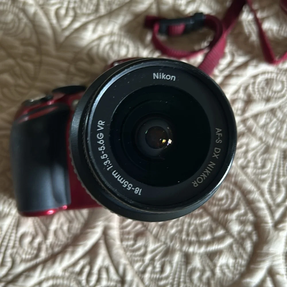 Nikon D3200 | 18-55mm lens | includes battery pack